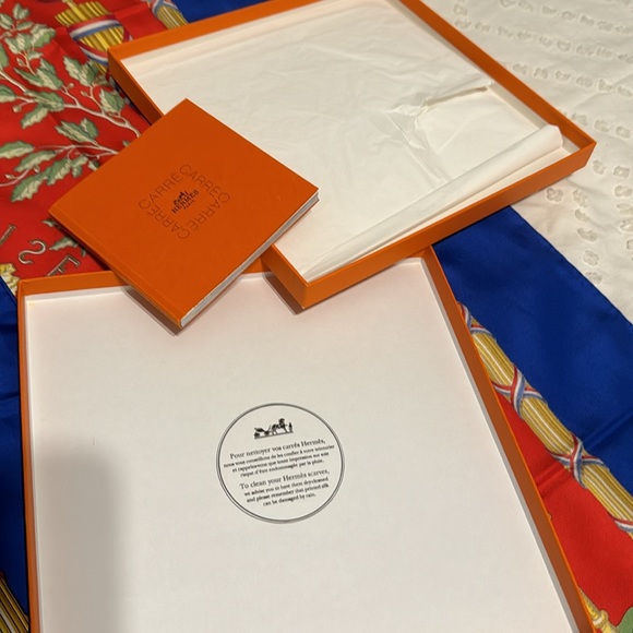 HERMÈS PARIS 1980s 'Hermés’ French Revolution commemorative silk scarf France - Picture 13 of 13